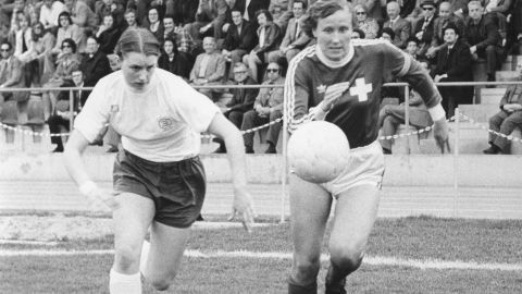 Madeleine Boll, 1975 bei einem Länderspiel gegen England